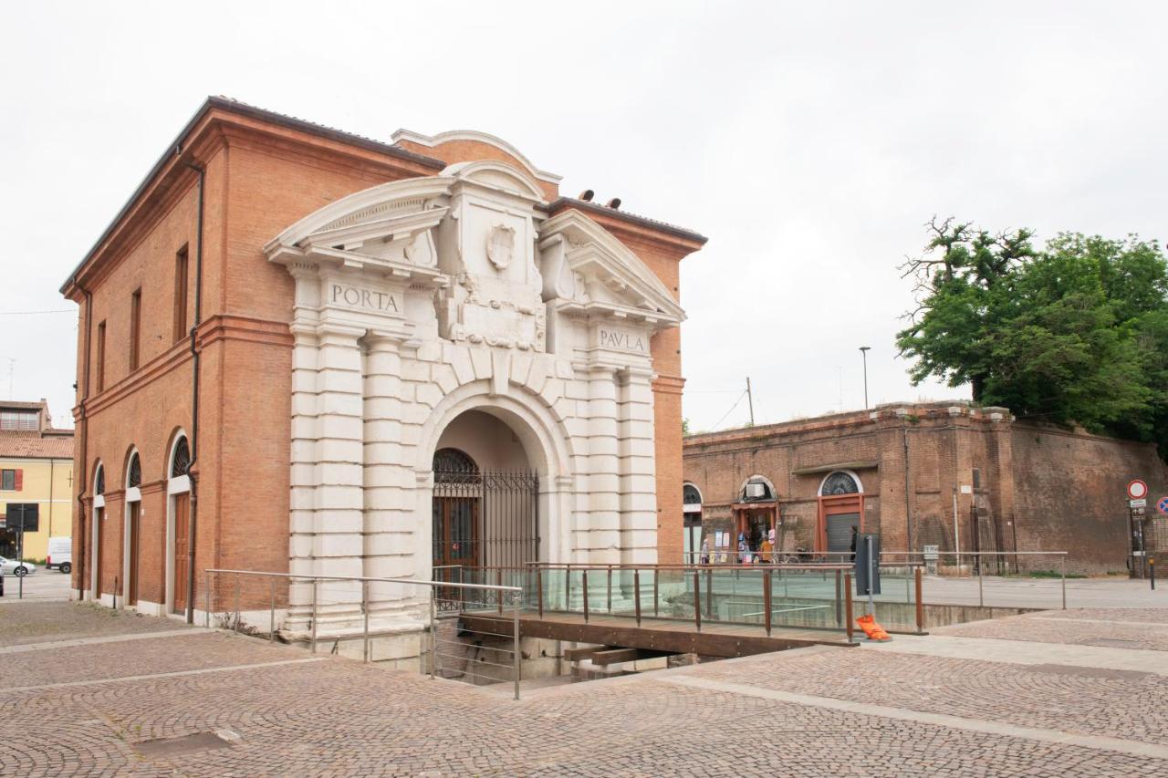 Charming Flat In Centro A Ferrara Con Posto Auto Villa Exterior photo